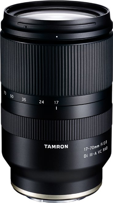 Bild Das Tamron 17-70mm F2.8 Di III-A VC RXD ist das aktuell zoomstärkste F2,8-Zoom. Es eignet sich für APS-C-Kameras mit Sony-E-Anschluss und deckt 26-105 mm entsprechend Kleinbild ab. [Foto: Tamron]