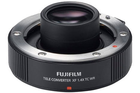 Bild Der Fujifilm XF 1.4X TC WR Telekonverter verlängert die Brennweite des Objektivs um den Faktor 1,4, während die Lichtstärke um eine Blendenstufe sinkt. [Foto: Fujifilm]