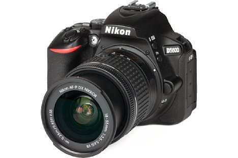 Bild Nikon D5600 mit 18-55 mm AF-P VR. [Foto: MediaNord]