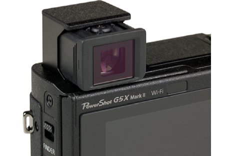 Bild Dank des Pop-Up-Suchers ist die Canon PowerShot G5 X Mark II schön kompakt. Er muss manuell entriegelt und das Okular nach hinten gezogen werden. Für das nicht allzu große Bild ist die Auflösung gut, auch Brillenträger können das Bild gut erkennen. [Foto: MediaNord]