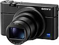 Mit ihrem 24-200mm-Zoom (Kleinbildäquivalent) will die Sony RX100 VI die beliebten DSLR-Brennweiten 24-70 und 70-200 mm in einem einzigen Objektiv vereinen. [Foto: Sony]