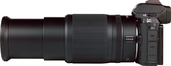 Bild Ausgefahren auf volle Brennweite reckt sich das Nikon Z 50-250 mm 4,5-6,3 VR DX auf stolze 19 Zentimeter Länge. [Foto: MediaNord]