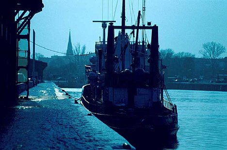 Bild Hafen Lübeck - Blaufilter [Foto: Jürgen Rauteberg]