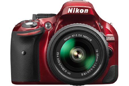 Nikon D5200 mit AF-S 18-55 mm VR II. [Foto: Nikon]