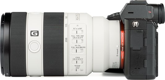 Bild Fünf Schiebeschalter an der Seite des Sony FE 70-200 mm F4 Macro G OSS II erlauben die Steuerung von Fokus und Bildstabilisator. [Foto: MediaNord]