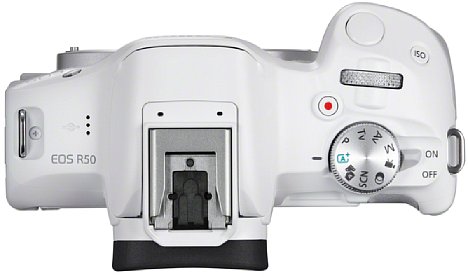 Bild Die Bedienelemente der weißen Canon EOS R50 sind in silberner Farbe gehalten. [Foto: Canon]
