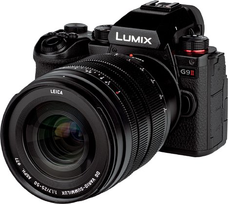Bild Das Panasonic Leica DG Vario-Summilux 25-50 mm F1.7 Asph. (H-X2550) ist für seinen Brennweitenbereich nicht klein, passt aber vom Design zu größeren MFT Kameras. [Foto: MediaNord]