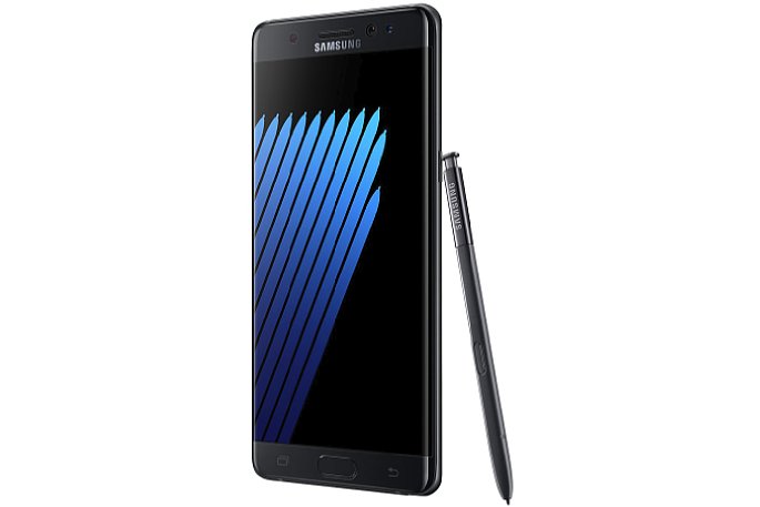 Bild Samsung Galaxy Note 7 mit Stylus. Der Stift besitzt nun eine nur 0,7 mm dünne Spitze und soll ein noch authentischeres Schreibgefühl vermitteln. [Foto: Samsung]