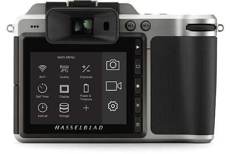Bild Neben einem 7,85 Zentimeter großen Touchscreen verfügt die Hasselblad X1D auch über einen 2,36 Millionen Bildpunkte auflösenden elektronischen Sucher. [Foto: Hasselblad]