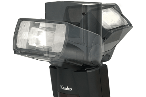 Bild Der Reflektor des Kenko AI Flash AB600-R stellt sich zum indirekten Blitzen automatisch optimal ein. [Foto: Kenko]