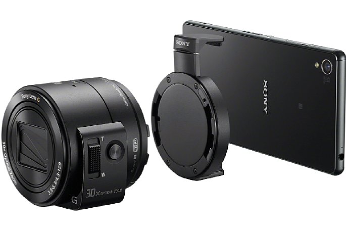 Bild Mit der Klemm-Halterung wird die Sony DSC-QX30 am Smartphone befestigt. [Foto: Sony]
