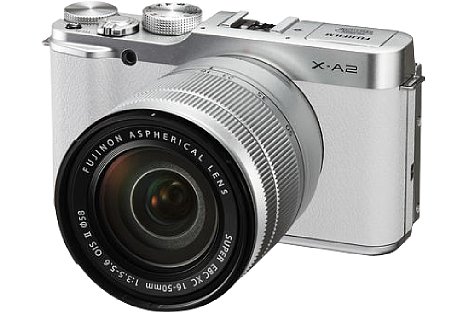 Bild Das leichte Gehäuse der Fujifilm X-A2 besteht aus Kunststoff. [Foto: Fujifilm]
