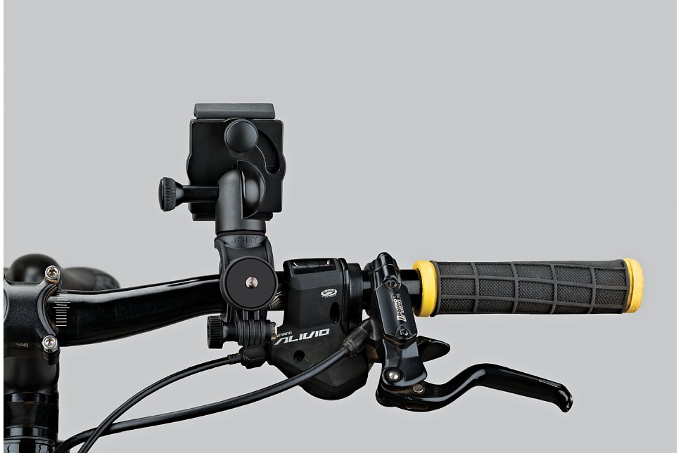 Bild Die Joby GripTight Bike Mount PRO Lenkerhalterung hat praktischerweise gleich zwei 1/4-Zoll-Aufnahmen, eine oben und eine frontseitig. So kannst du z. B. vorne die Actioncam und oben das Smartphone montieren. [Foto: Joby]