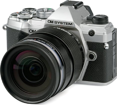 Bild OM System OM-5 mit 12-40 mm 2-8 II Pro. [Foto: MediaNord]
