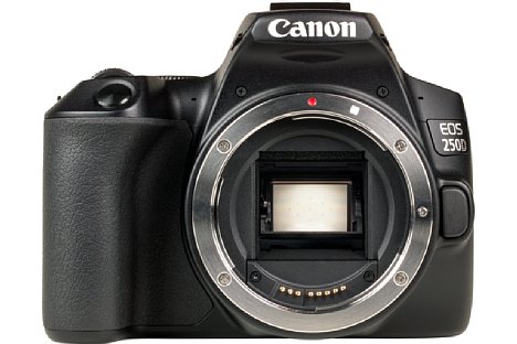 Bild Das Objektivbajonett der Canon EOS 250D ist aus Metall. [Foto: MediaNord]