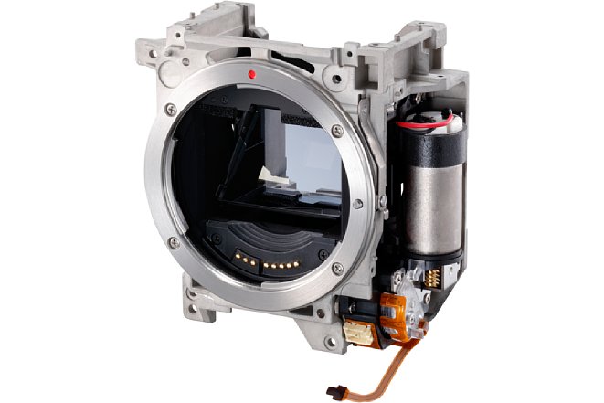 Bild Der im Spiegelkasten sitzende Schwingspiegel der Canon EOS-1D X Mark III kann dank einer neuen Mechanik mit Pleueln statt Federn bis zu 16-mal in der Sekunde hoch- und runterklappen. [Foto: Canon]