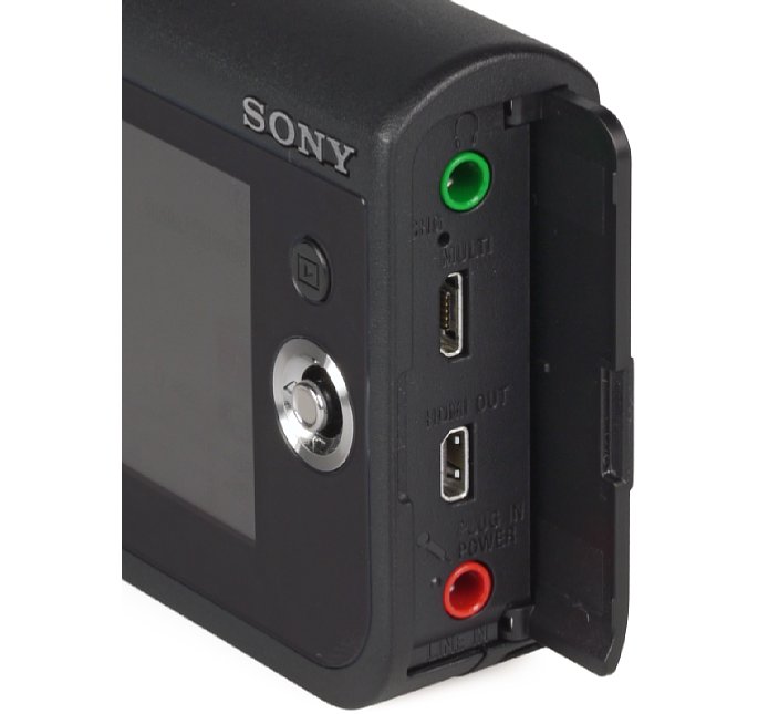 Bild Die Anschlüsse befinden sich auf der Rückseite des Sony HDR-MV1 unter einer stabilen Klappe: Kopfhörer, USB (auch zum Laden des Akkus), HDMI und externes Mikrofon bzw. Line (Empfindlichkeit im Menü umschaltbar). [Foto: MediaNord]