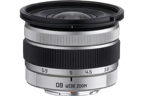 Bild Das Pentax Q-Lens 08 Wide Zoom 3,8-5,9 mm F3,7-4 deckt an der Q7 einen kleinbildäquivalenten Brennweitenbereich von 18-27 mm ab, an den anderen Q-Kameras dagegen von 21-32 mm. [Foto: Pentax]