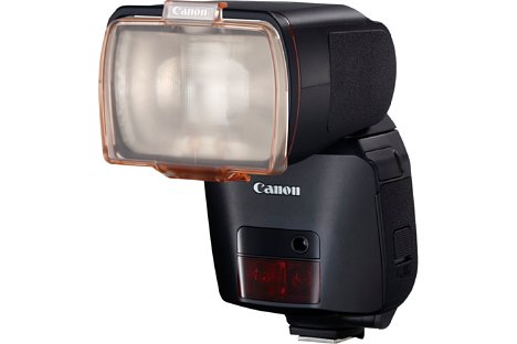 Bild Die mitgelieferten Farbfilter können vor die Abstrahlfläche des Canon Speedlite EL-1 montiert werden und ändern die Lichtfarbe des Blitzgeräts. [Foto: Canon]
