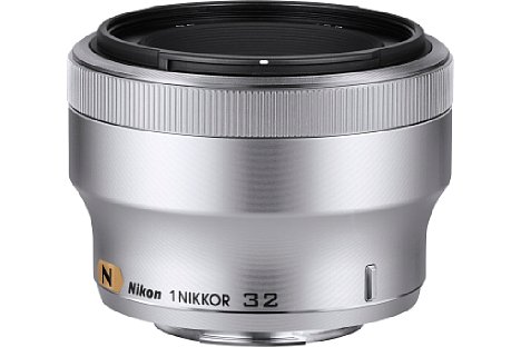 Bild Das Nikon 1-Mount 32 mm F1.2 ist das erste Objektiv im 1-System mit Nanokristallvergütung zur Verminderung von Geisterbildern und Reflexen. [Foto: Nikon]