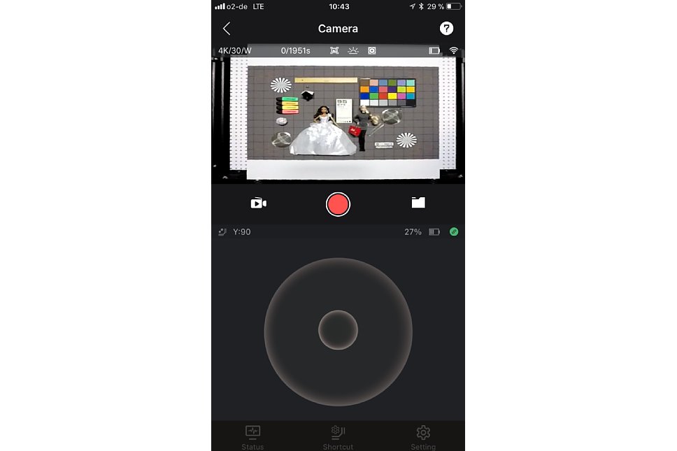 Bild Die Smartphone App für den Freevision Gimbal für GoPro bietet Live-View der Kamera und Joystick-Steuerung des Gimbals in einem. Die Live-View-Darstellung ist verzerrt, aber das spielt zum Einstellen des Bildausschnittes keine Rolle. [Foto: MediaNord]
