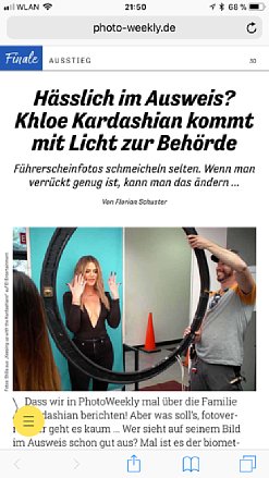 Bild Ein wirklich witziger, aber auch interessanter Abschluss der zweiten Ausgabe von PhotoWeekly: Ein Artikel über Khloe Kardashian, die bei der amerikanischen Führerscheinbehörde fürs Auweisfoto mit Beleuchter und Visagistin anrückt. [Foto: MediaNord (Screenshot)]