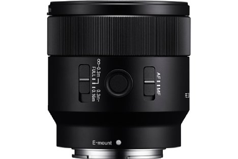 Bild Für die Bedienung des Sony FE 50 mm F2.8 Macro stehen neben dem Fokusring auch ein AF-MF-Schalter, ein Fokuslimiter sowie eine Fokushaltetaste zur Verfügung. [Foto: Sony]