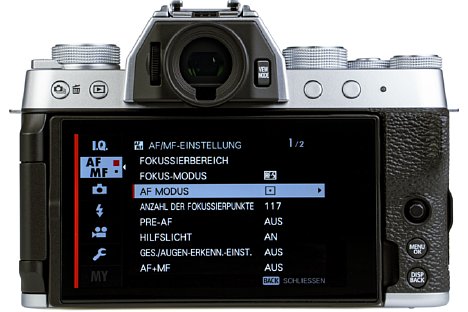 Bild Der rückwärtige Touchscreen der Fujifilm X-T200 ist dreh- und schwenkbar. [Foto: MediaNord]