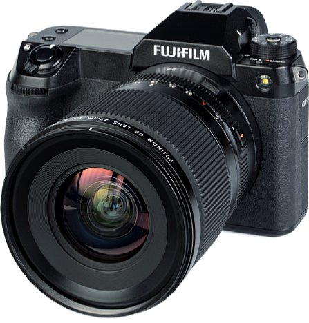 Bild Satte 1,7 Kilogramm bringen die Fujifilm GFX100S und das GF 23 mm F4 R LM WR zusammen auf die Waage. Angesichts der vor allem von F5,6 bis F11 hervorragenden Bildqualität lohnt sich das Schleppen jedoch definitiv. [Foto: MediaNord]