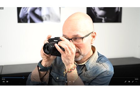 Peter Fauland beim Videodreh zum Schulungsvideo 'Das Fujifilm X-System'. [Foto: Imaging One]