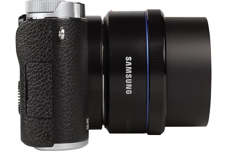 Bild Die Samsung NX3000 ist kompakt und leicht. Auch das Objektiv ist der Kamera angemessen konstruiert und wiegt nur 110 Gramm. [Foto: MediaNord]