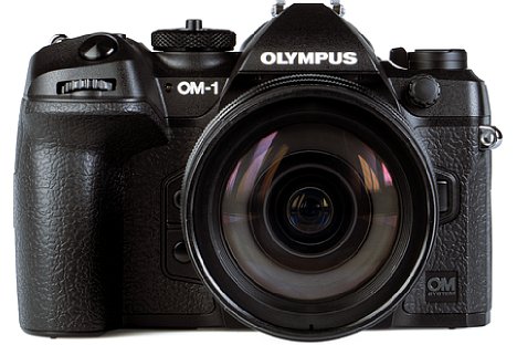 Bild Ein letztes Mal prangt der Olympus-Schriftzug auf einer Kamera, die indes schlicht OM System OM-1 heißt. [Foto: MediaNord]