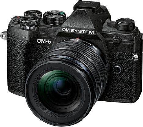 Bild Die OM System OM-5 ist das Nachfolgemodell der Olympus OM-D E-M5 Mark III, besitzt im Inneren aber viel Technik aus der OM-D E-M1 Mark III. [Foto: OM System]