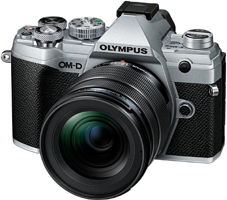 Bild Olympus OM-D E-M5 Mark III mit EZ-M 12-45 mm F4 ED Pro. [Foto: Olympus]