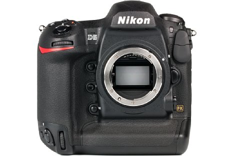 Bild Der neue Kleinbild-Vollformatsensor der Nikon D5 löst 21 Megapixel auf und deckt mit ISO 50 bis 3,3 Million einen sehr großen Empfindlichkeitsbereich ab. [Foto: MediaNord]
