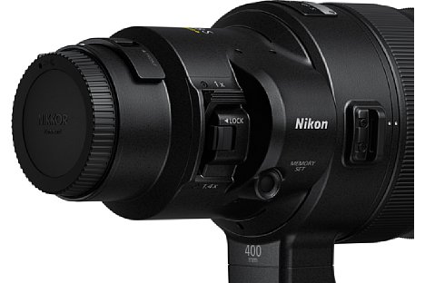 Bild Der integrierte Telekonverter des Nikon Z 400 mm F2.8 TC VR S wird mechanisch eingeschwenkt. Er verlängert die Brennweite auf 560 Millimeter, reduziert die Lichtstärke aber auf F4. [Foto: Nikon]