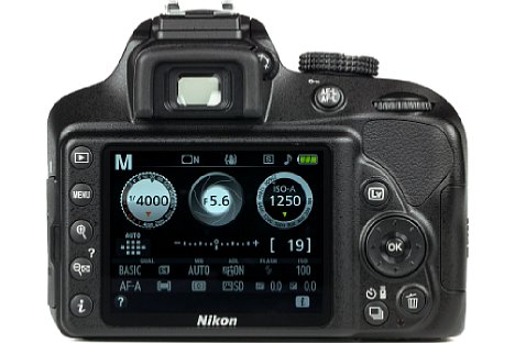 Bild Mit 921.000 Bildpunkten löst der 7,5 Zentimeter große, nicht bewegliche Bildschirm der Nikon D3400 fein auf. Der DSLR-Sucher hingegen fällt etwas klein aus. [Foto: MediaNord]