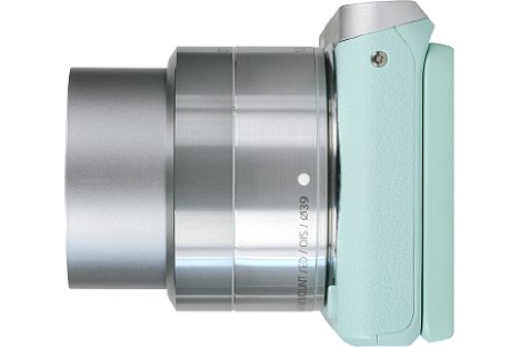 Bild Das 9-27 mm Standardzoom zur Samsung NX mini wird zur Aufnahme ausgefahren. [Foto: MediaNord]