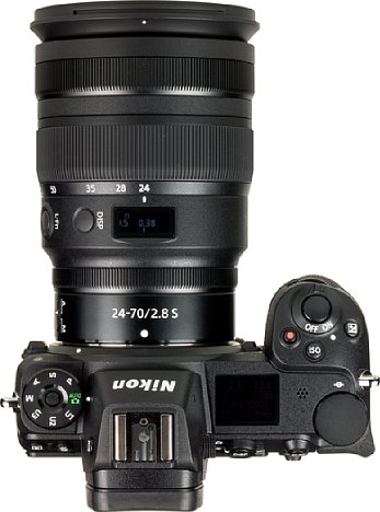 Bild Das Nikon Z 24-70 mm 1:2,8 S ist kürzer als sein DSLR-Pendant AF-S 24-70 mm 2.8E ED VR, so dass die Kombination mit der Nikon Z 7 kompakter und leichter ausfällt als ein Äquivalent beispielsweise mit der Nikon D850. [Foto: MediaNord]