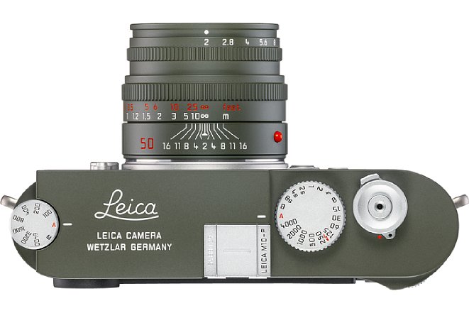 Bild Zusätzlich sind einige Gravuren des Leica Summicron-M 2/50 mm Safari für einen höheren Kontrast in Rot statt in Weiß ausgelegt. [Foto: Leica]