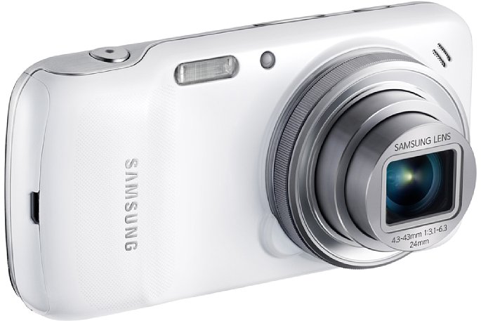 Bild Für ein Smartphone ist das Galaxy S4 Zoom etwas klobig – als Digitalkamera mit 10-fach-Zoom aber sehr kompakt. [Foto: Samsung]