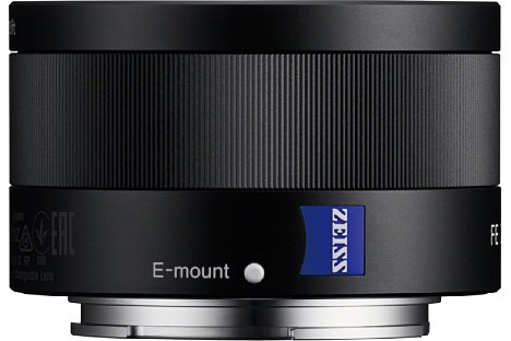 Bild Das Festbrennweitenobjektiv Sonnar T* FE 35 mm F2.8 ZA (SEL-35F28Z) bietet eine Lichtstärke von F2.8. [Foto: Sony]