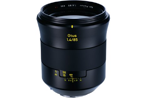 Bild Das Zeiss Otus 1.4 85 mm ZE passt auf Kameras mit Canon EF-Mount. Es ist mit 1.200 Gramm rund 60 Gramm schwerer als die Nikon-Variante und fällt auch etwas länger aus. [Foto: Zeiss]