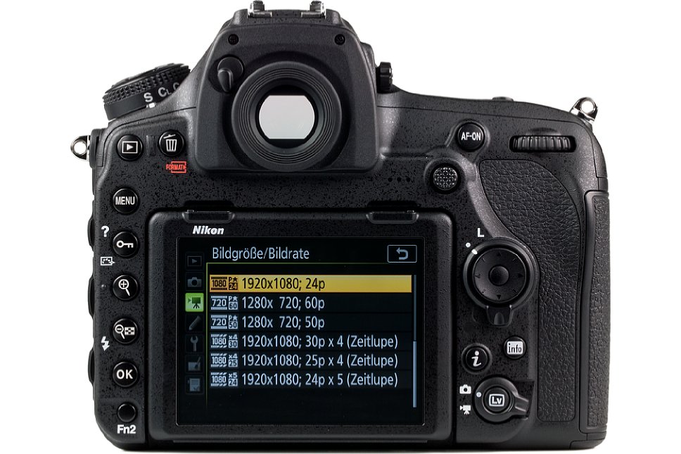 Bild Die Nikon D850 hat ein nach oben und unten neigbares 3,2-Zoll-LCD-Touch-Display mit fulminanten 2,36 Mio. Bildpunkten und das größte optische Sucherbild, das Nikon jemals in einer DSLR angeboten hat (100%-Sucher mit 0,75-facher Vergrößerung). [Foto: MediaNord]