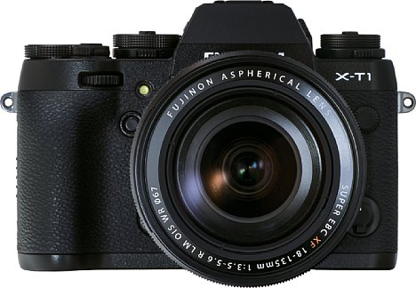 Bild Fujifilm X-T1 XF 18-135 mm. [Foto: Fujifilm]