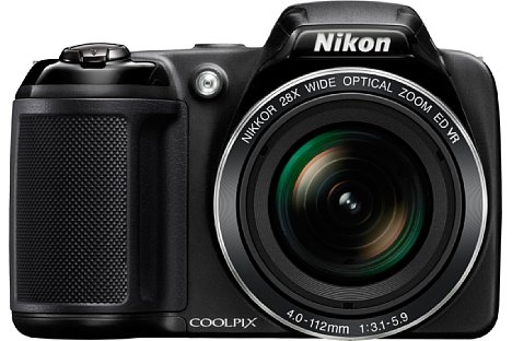 Bild Der ausgeprägte Handgriff der Nikon Coolpix L340 gewährt einen guten Halt. Die Bildstabilisierung übernimmt den Verwackelschutz. [Foto: Nikon]
