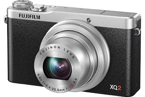 Bild Die Fujifilm XQ2 ist mit der XQ1 technisch nahezu identisch, auch das hochwertige Metallgehäuse ist dasselbe, so dass bisheriges Zubehör wie das Unterwassergehäuse weiterhin passt. [Foto: Fujifilm]