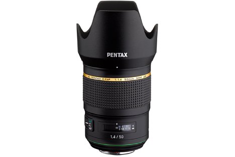 Bild Ebenfalls im Sommer 2018 soll das Pentax HD D FA* 50mm F1.4 SDM AW auf den Markt kommen. Der Ultraschallautofokus stellt bereits ab 40 cm Entfernung scharf. [Foto: Pentax]