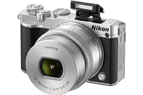 Bild Einen kleinen Aufklappblitz hat Nikon ebenfalls im kompakten Gehäuse der 1 J5 untergebracht. [Foto: Nikon]