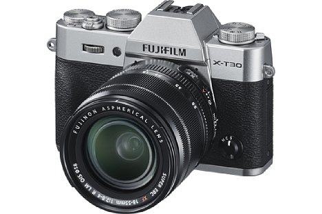 Bild Fujifilm X-T30 mit 18-55 mm. [Foto: Fujifilm]